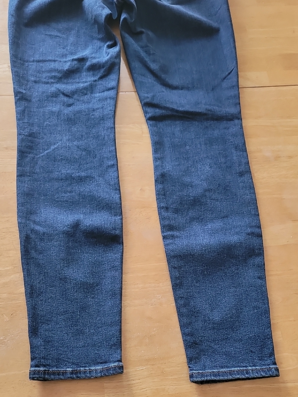 Good American Good Legs The Ultimate Skinny Sculpting Jeans - Picture 14 of 16